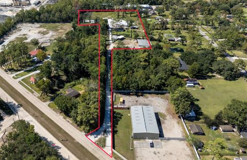 Photo of 15703 Old Humble Road, Houston, TX 77396 (MLS # 13659864)