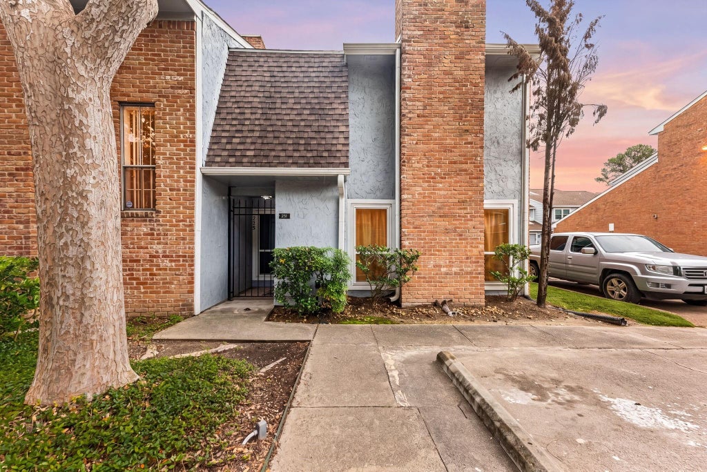 Photo of 3200 S Gessner Road #228, Houston, TX 77063 (MLS # 8144805)