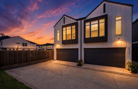 Townhouse For Sale - 2625 Paul Quinn Street #B<br/> Harris County, Houston, TX 77091