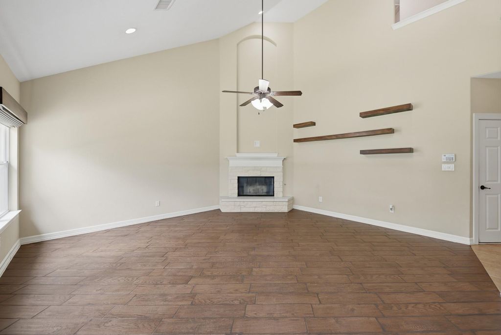 Photo of 1109 Walnut Bend Bnd, Brenham, TX 77833 (MLS # 31116364)