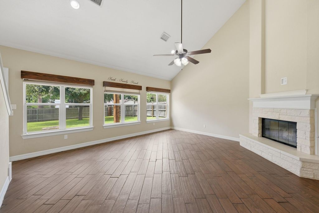 Photo of 1109 Walnut Bend Bnd, Brenham, TX 77833 (MLS # 31116364)