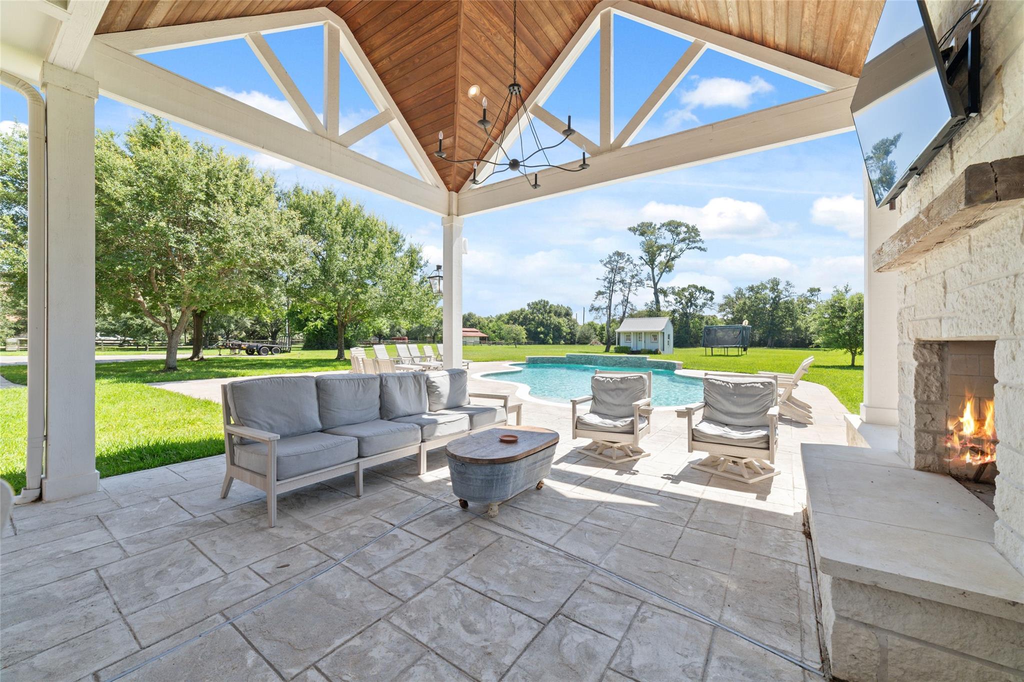 21110 Frey Lane