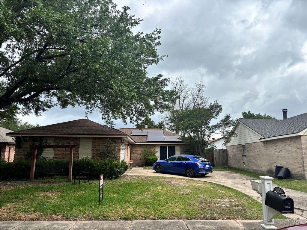 Photo of 13315 Whitchurch Way, Houston, TX 77015 (MLS # 80226258)
