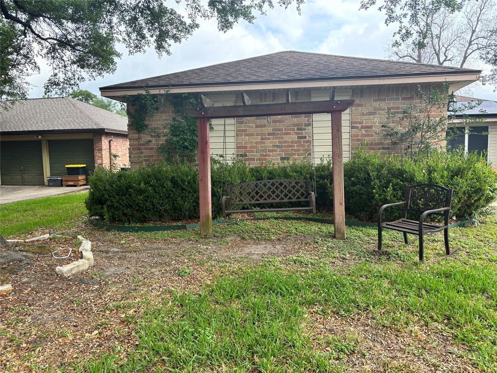 Photo of 13315 Whitchurch Way, Houston, TX 77015 (MLS # 80226258)