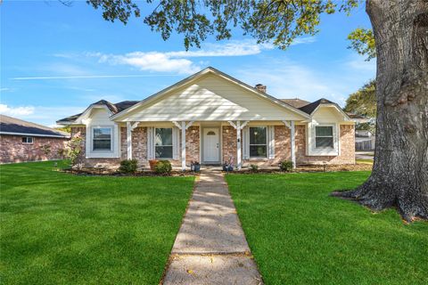 Photo of 3202 Springhill Drive, Missouri City, TX 77459 (MLS # 93391335)