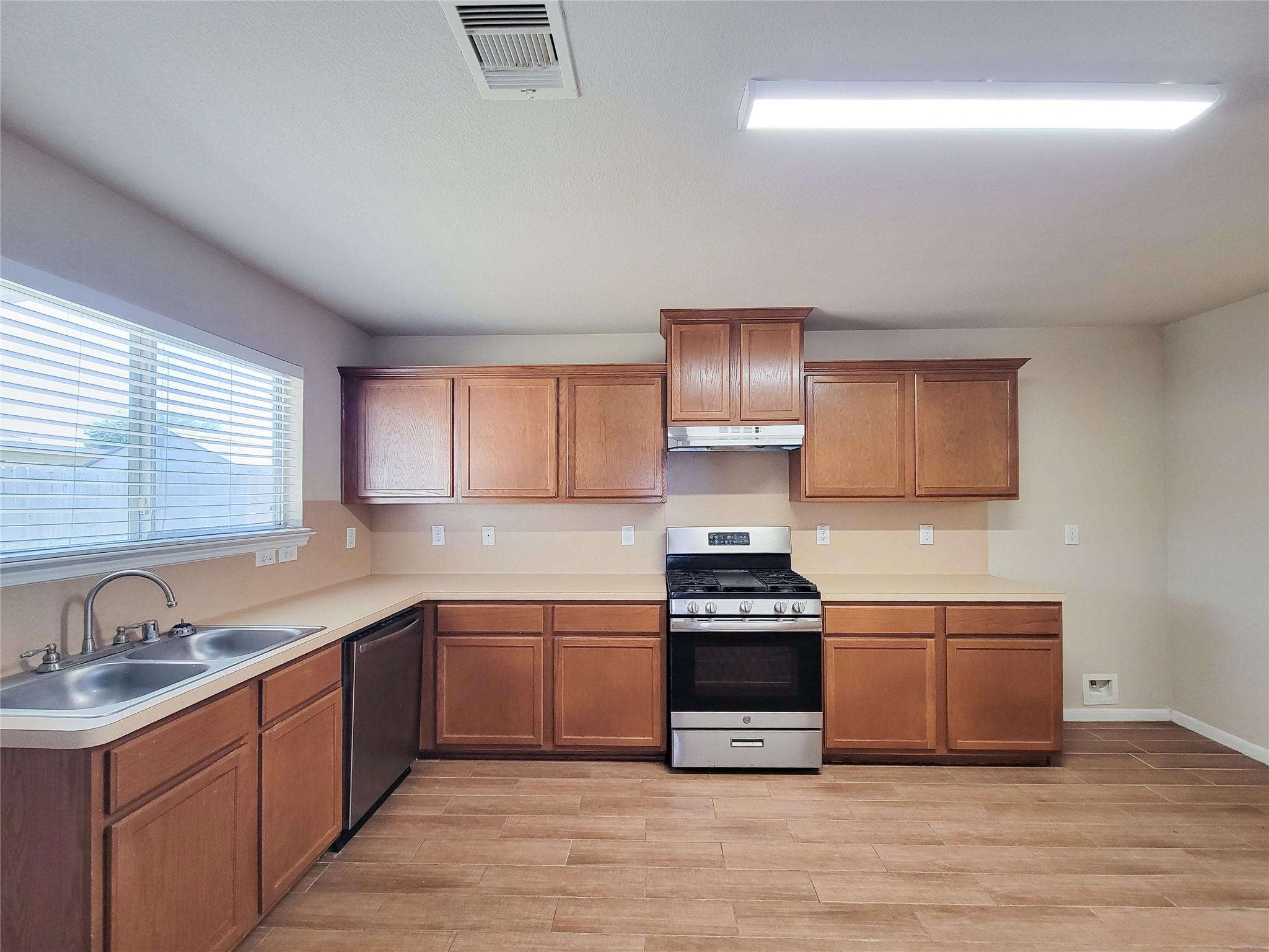 2211 Hackberry Bank Lane