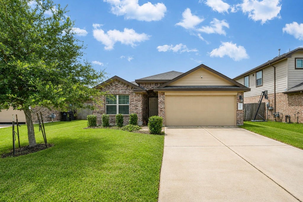 Photo of 614 Harvest Bluff Drive, Rosharon, TX 77583 (MLS # 52237467)