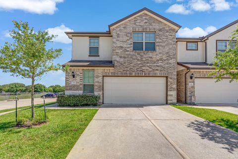 Photo of 7114 Elgin Street, Pearland, TX 77584 (MLS # 94404357)