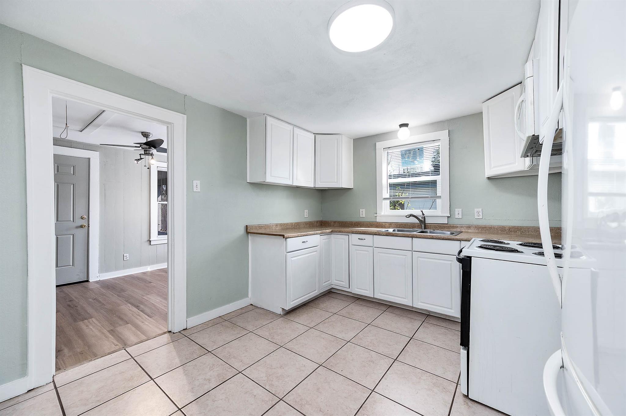 2012 Avenue F