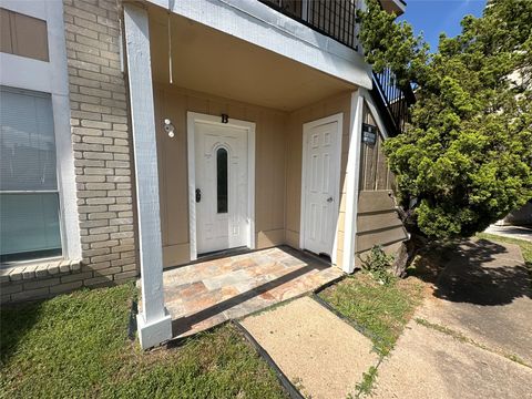Photo of 11506 Meadow Pines Court #B, Houston, TX 77477 (MLS # 83150658) Photo of 11506 Meadow Pines Court #B, Houston, TX 77477 (MLS # 83150658)
