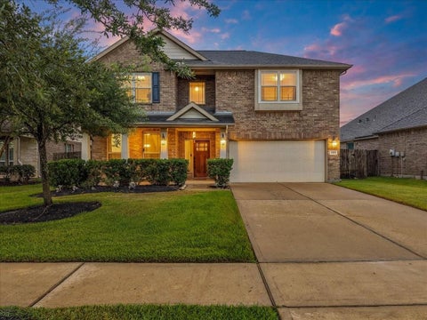 Homes For Sale - 18111 Russett Green Drive<br/> Tomball, TX 77377