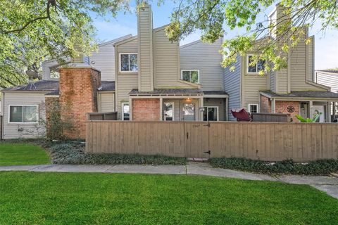 Photo of 1547 Prairie Grove Drive, Houston, TX 77077 (MLS # 17428036)