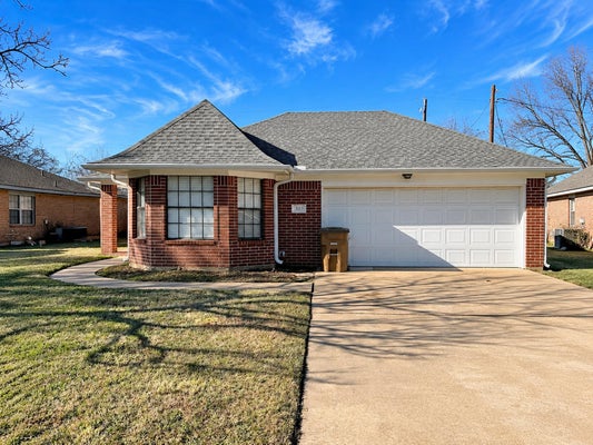 3115 EDGEWOOD DR, DICKINSON, TX 77539 - Image 7f8b7ab9cfdf7f792c8d66025a3966de/990664711