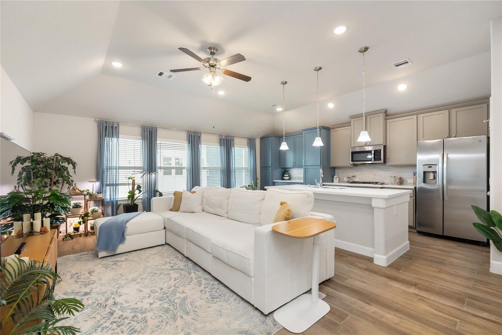 Photo of 2002 Groveland Glen Drive, Houston, TX 77051 (MLS # 61110436)
