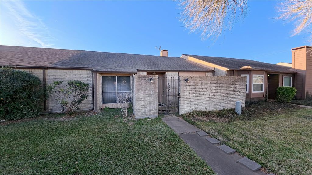 Photo of 8650 Maplecrest Drive, Houston, TX 77099 (MLS # 95308157)