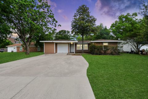 Photo of 1026 16th Avenue N, Texas City, TX 77590 (MLS # 68930197)