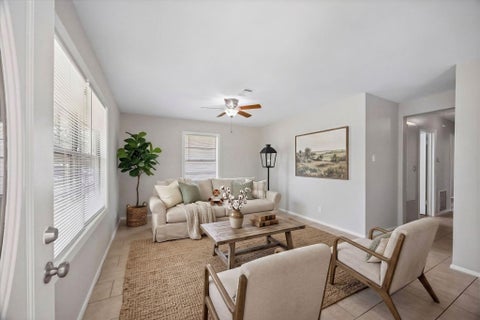 Photo of 10214 Torrington Lane, Houston, TX 77075 (MLS # 98166888)