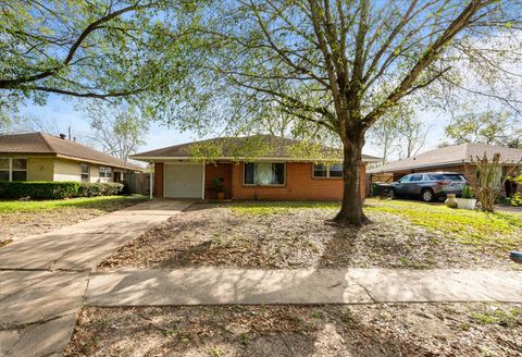 2423 Metz Street Houston TX 77034