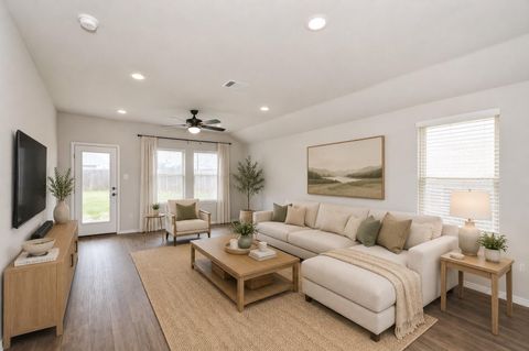 Photo of 16916 Rich Pines Drive, Conroe, TX 77302 (MLS # 97907070)