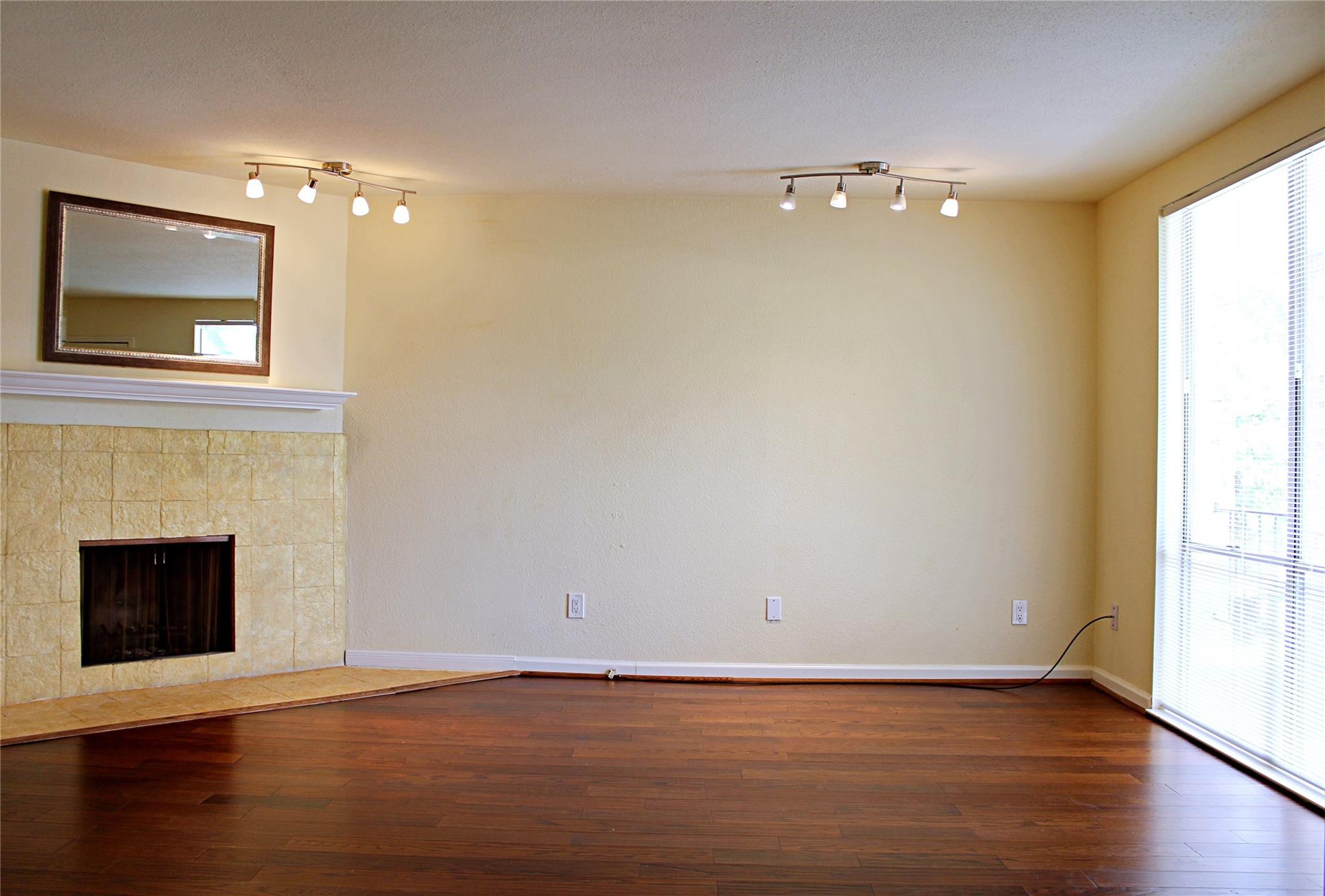 4635 Wild Indigo Street 515