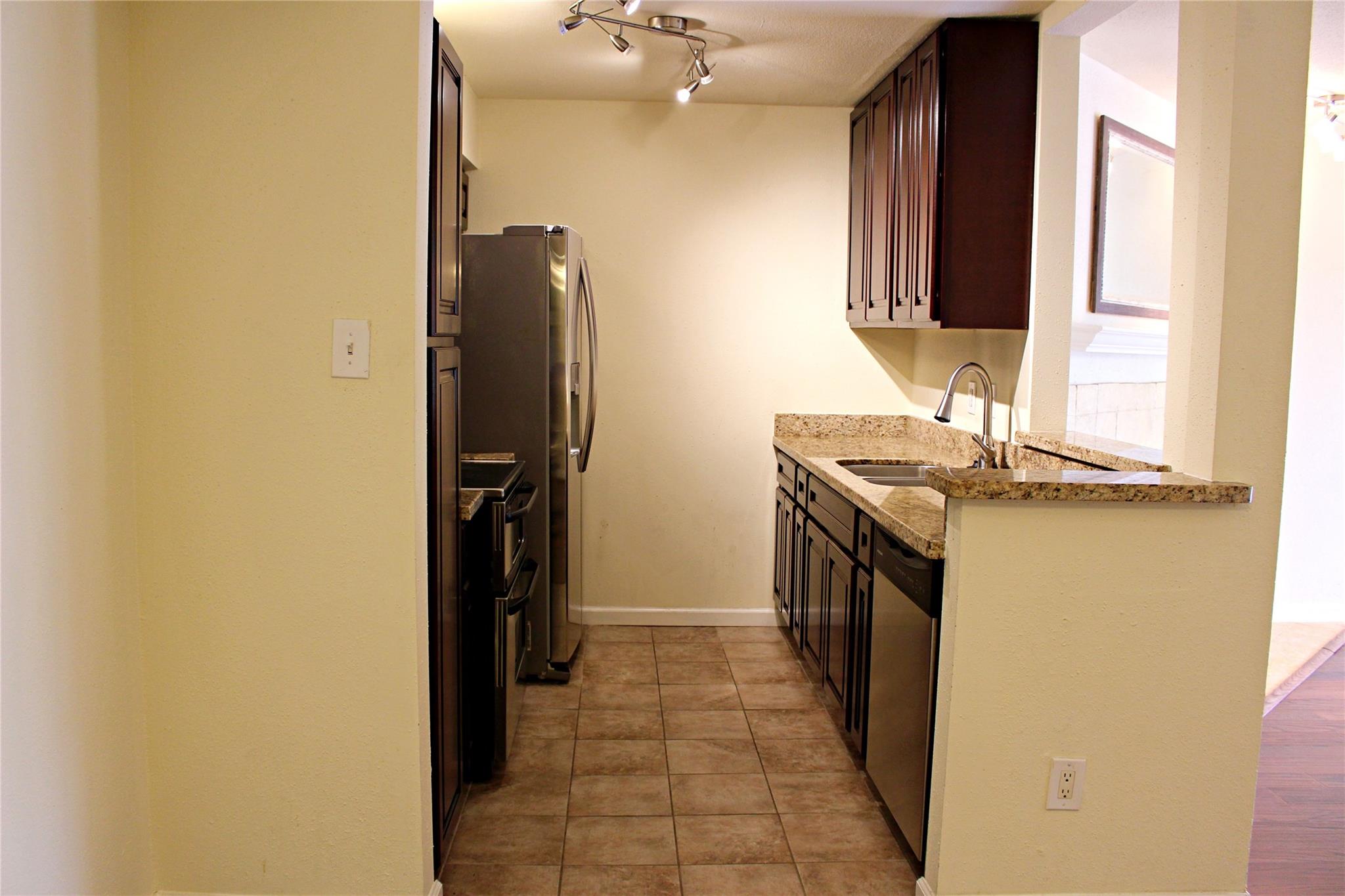 4635 Wild Indigo Street 515