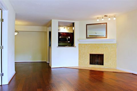 Photo of 4635 Wild Indigo Street #515, Houston, TX 77027 (MLS # 74538493)