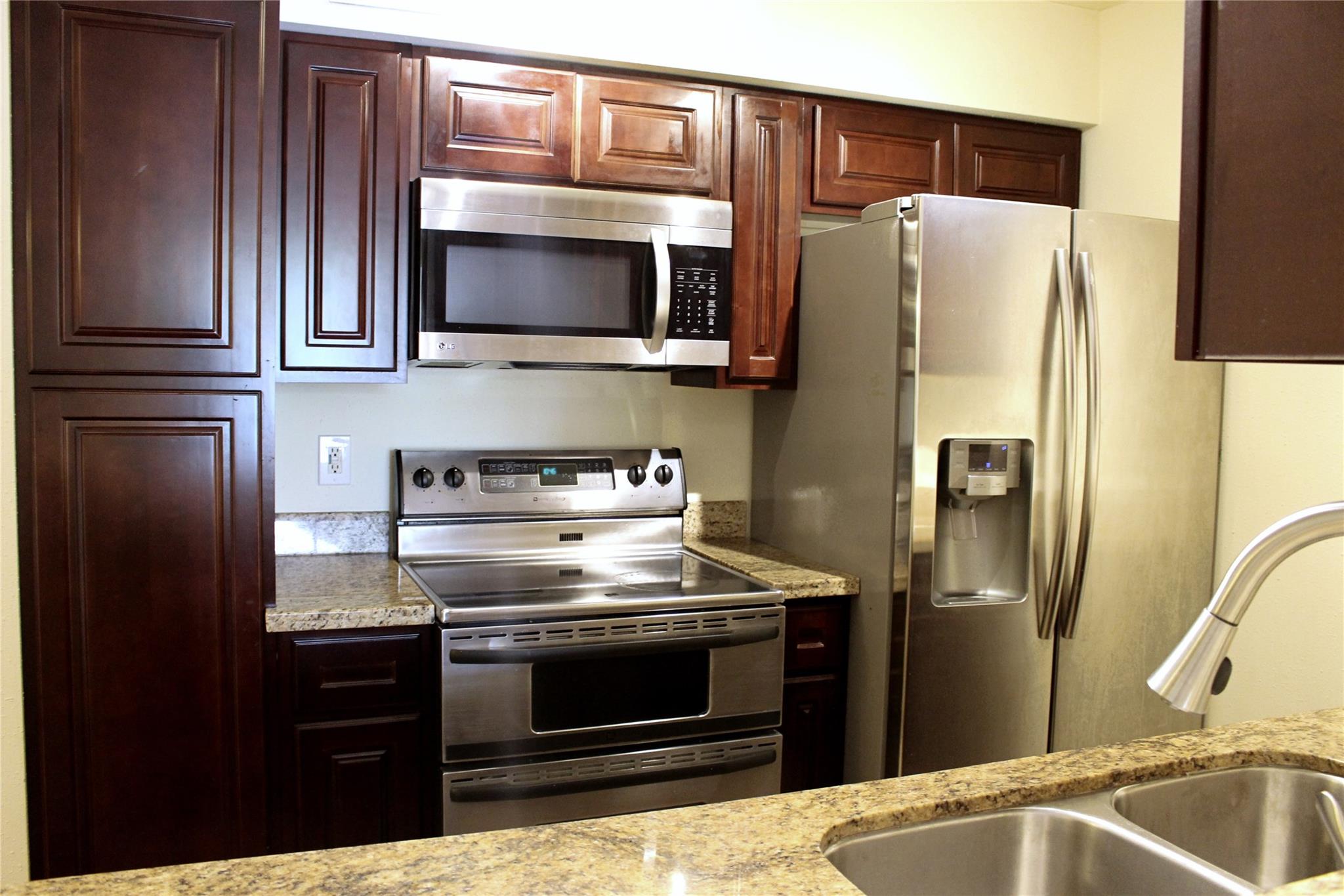 4635 Wild Indigo Street 515