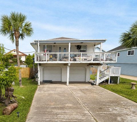 Photo of 16610 Jamaica Inn Road, Jamaica Beach, TX 77554 (MLS # 93076641)