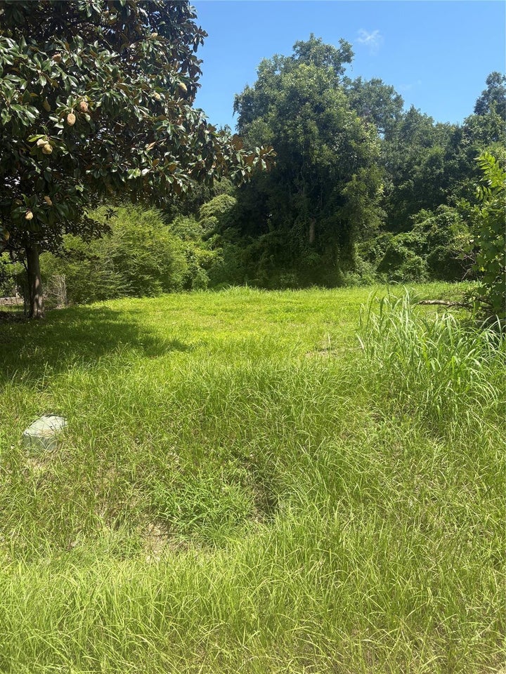 Photo 1 of 5 — 225 E Delaware Street, Beaumont, TX 77703