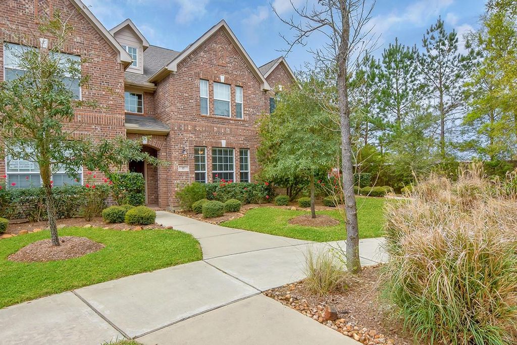 Photo of 27 Umbria Lane, The Woodlands, TX 77382 (MLS # 81543532)