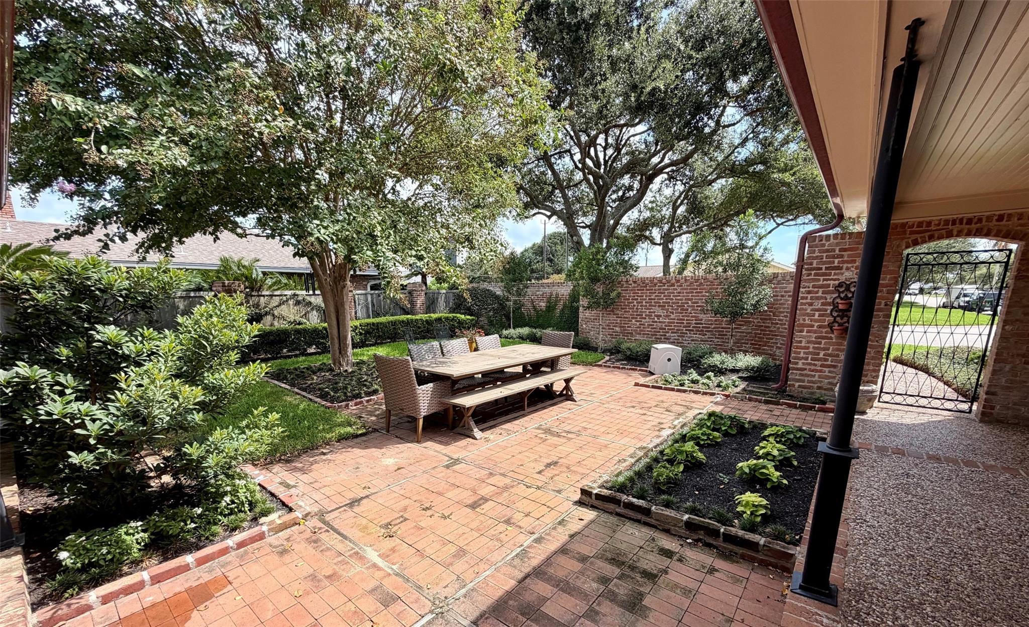 18 Adler Circle