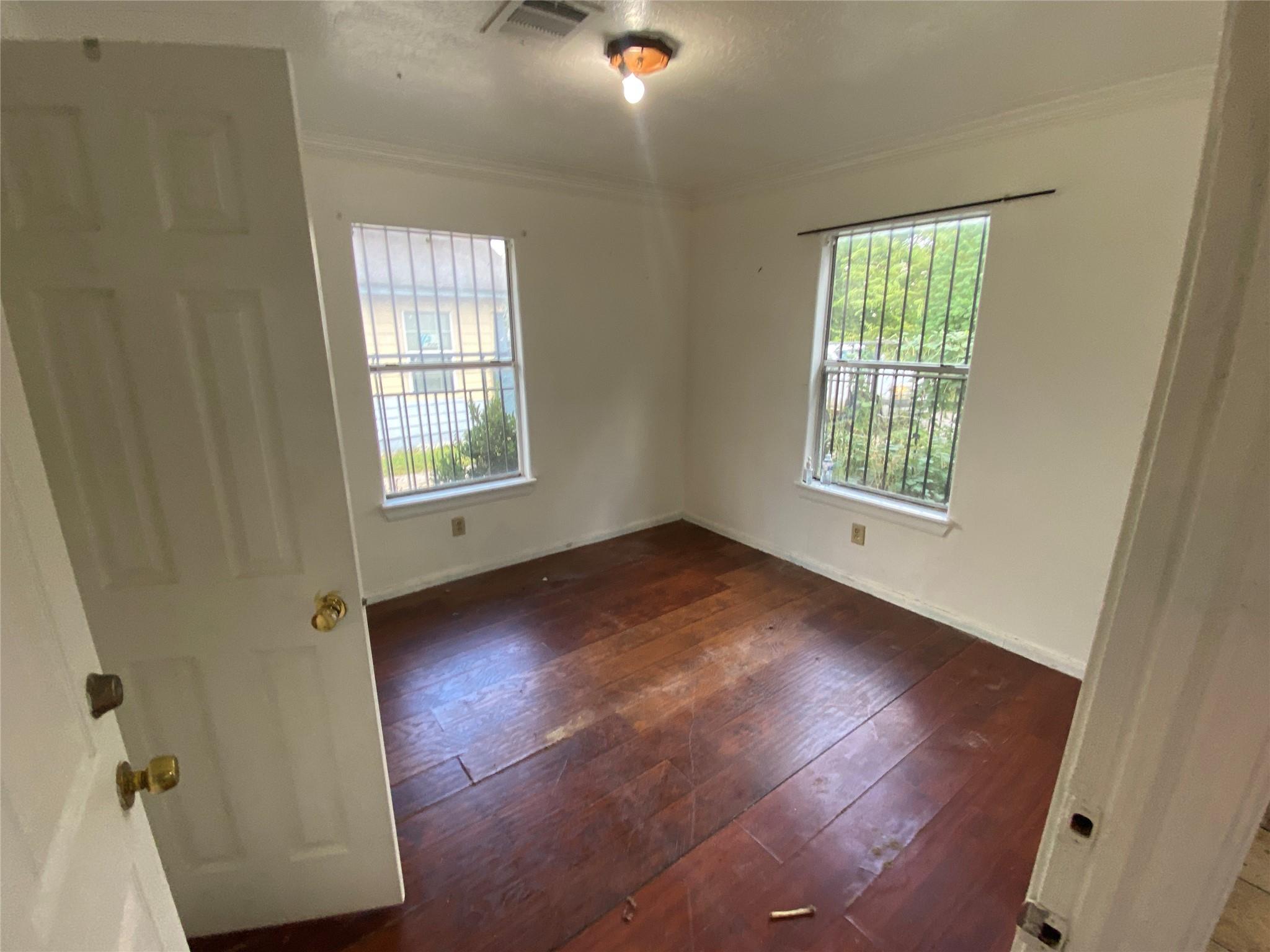 3021 Brackenridge Street