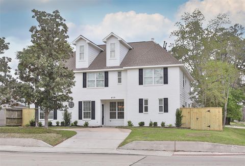 Homes For Sale - 979 W 43rd Street<br/> Houston, TX 77018