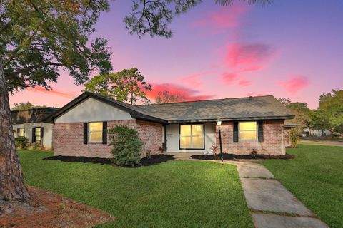 Photo of 18111 Barbuda Lane, Houston, TX 77058 (MLS # 17625406)