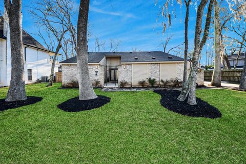 Property photo of 1710 Wildwood Lane, Richmond, TX 77406