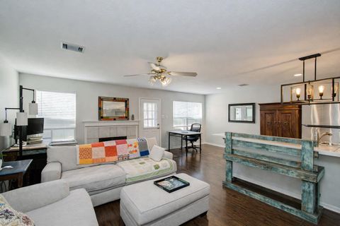 Tiny photo for 150 S Walden Elms Circle, The Woodlands, TX 77382 (MLS # 35709510)