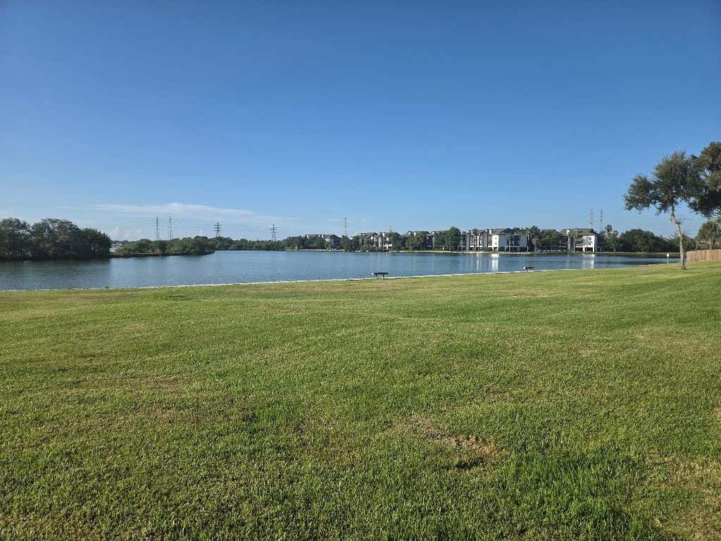 Photo of 18800 Egret Bay Boulevard #1009, Webster, TX 77058 (MLS # 70578925)