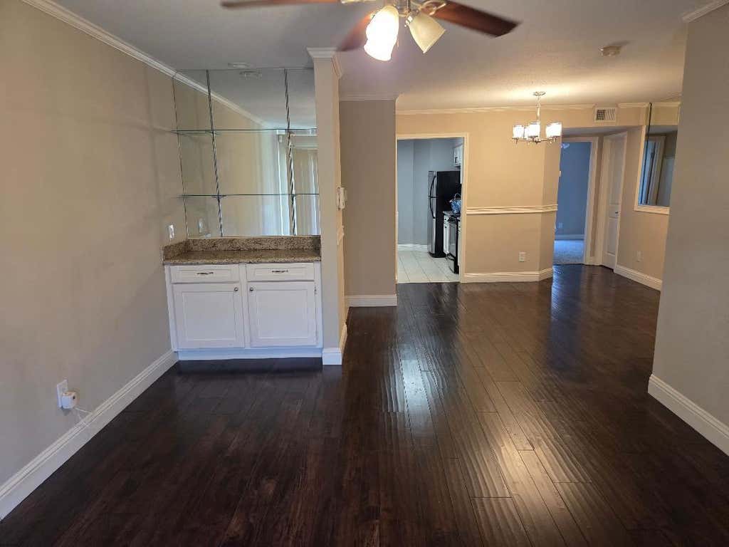 Photo of 18800 Egret Bay Boulevard #1009, Webster, TX 77058 (MLS # 70578925)