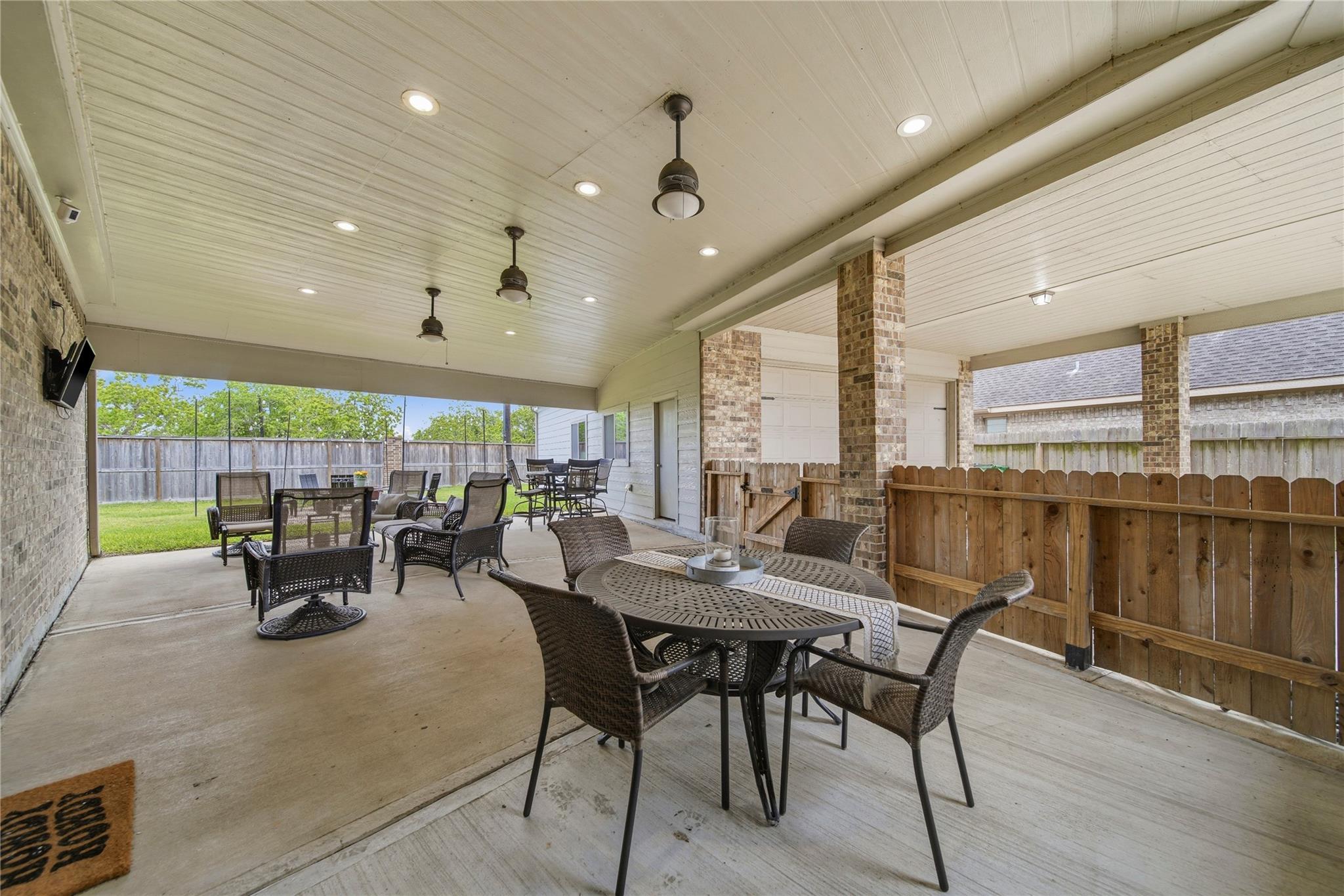 6831 Arlington Drive