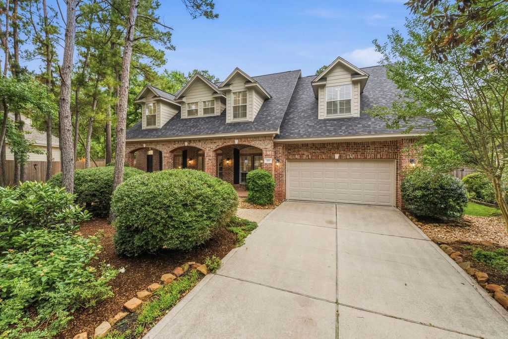 Photo of 130 E Fairbranch Circle, The Woodlands, TX 77382 (MLS # 84898298)