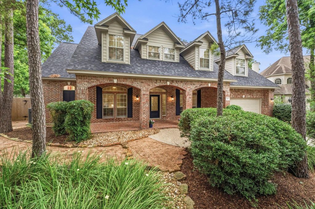 Photo of 130 E Fairbranch Circle, The Woodlands, TX 77382 (MLS # 84898298)