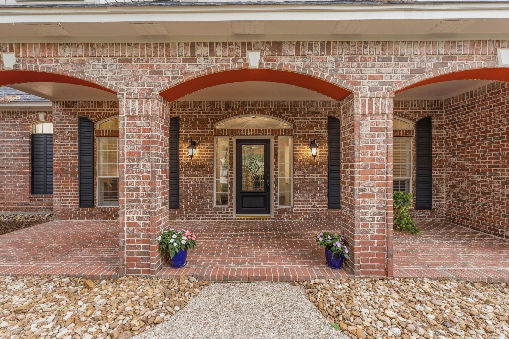 130 E Fairbranch Circle
