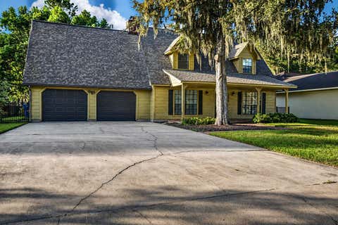Photo of 235 S Amherst Drive, West Columbia, TX 77486 (MLS # 69133746)