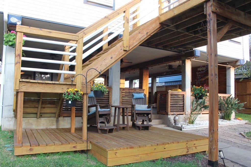 Photo of 4 N Curlew Street, La Marque, TX 77568 (MLS # 37811677)