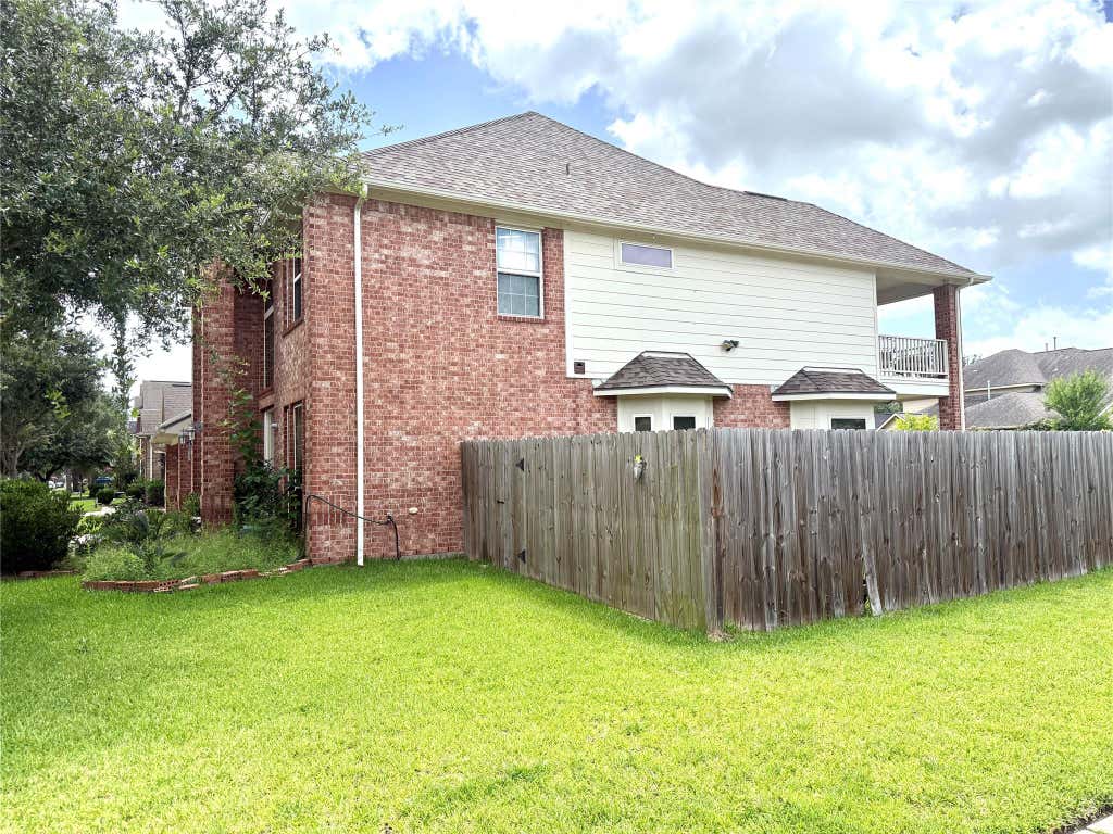 Photo of 815 Arlington Pointe Drive, League City, TX 77573 (MLS # 75271523)