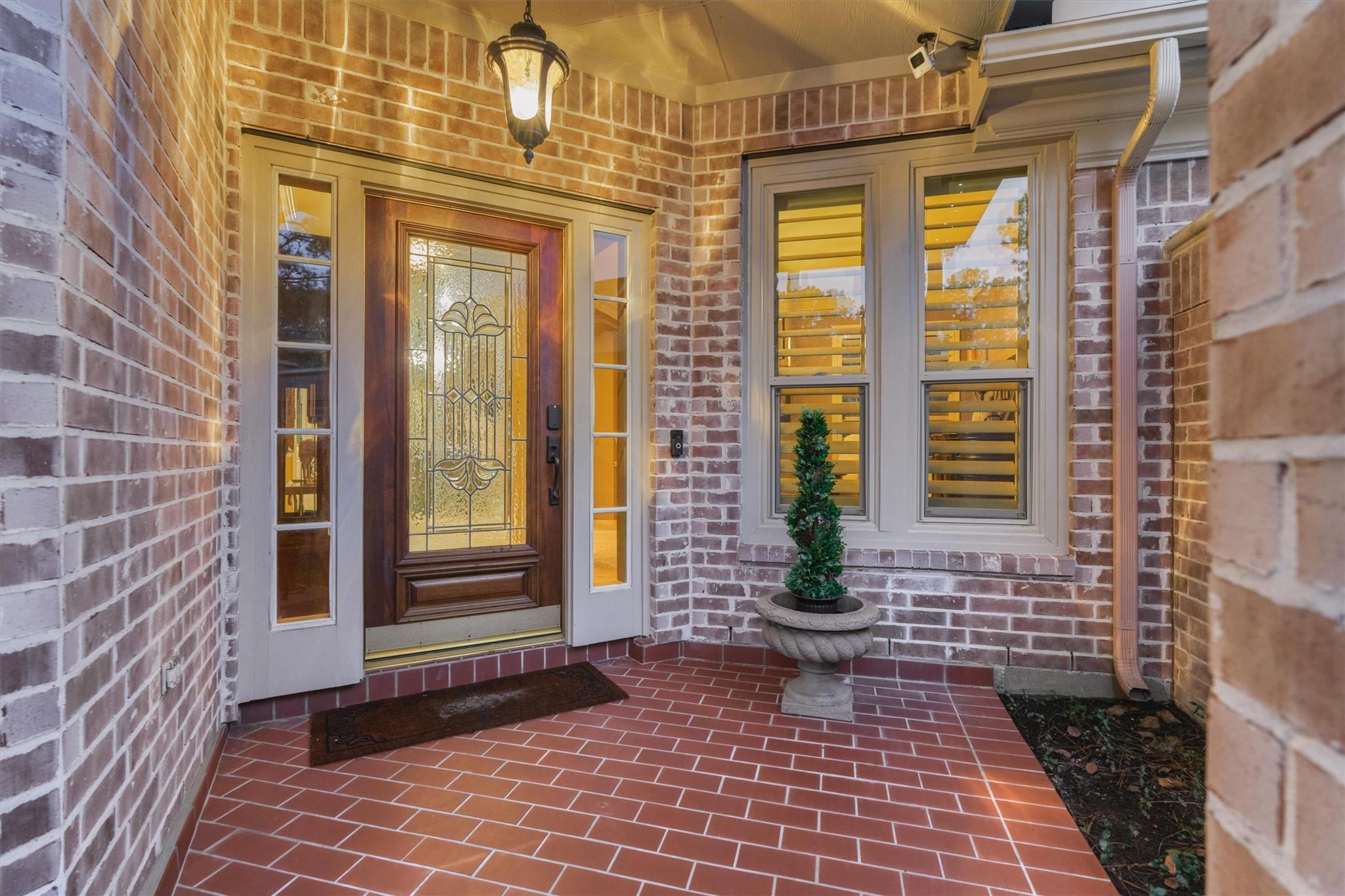 111 S Castlegreen Circle