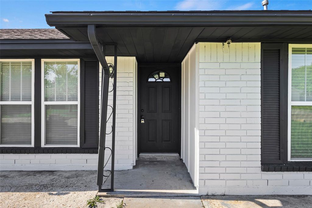 Photo of 3907 Sandy Meadow Lane, Houston, TX 77039 (MLS # 28684166)