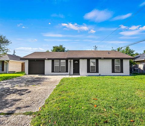 Photo of 3907 Sandy Meadow Lane, Houston, TX 77039 (MLS # 28684166)