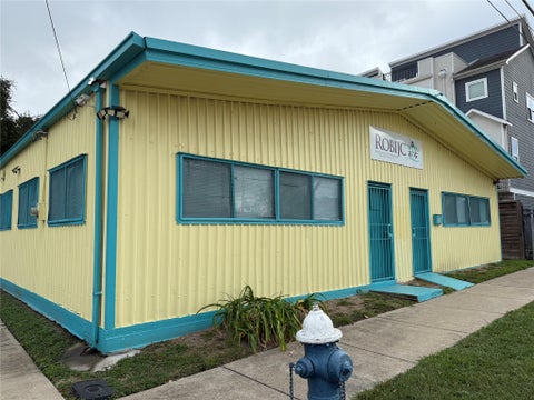Photo of 2501 Mcgowen Street, Houston, TX 77004 (MLS # 10336903)
