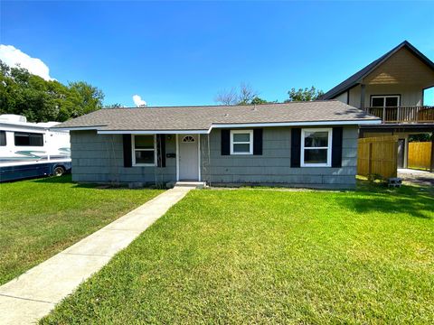 Photo of 315 S 3rd Street, La Porte, TX 77571 (MLS # 78059127) Photo of 315 S 3rd Street, La Porte, TX 77571 (MLS # 78059127)